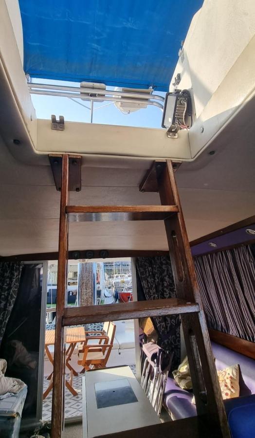 Botel Beautiful And Comfy Boat In With Boat Tour Option Barcellona