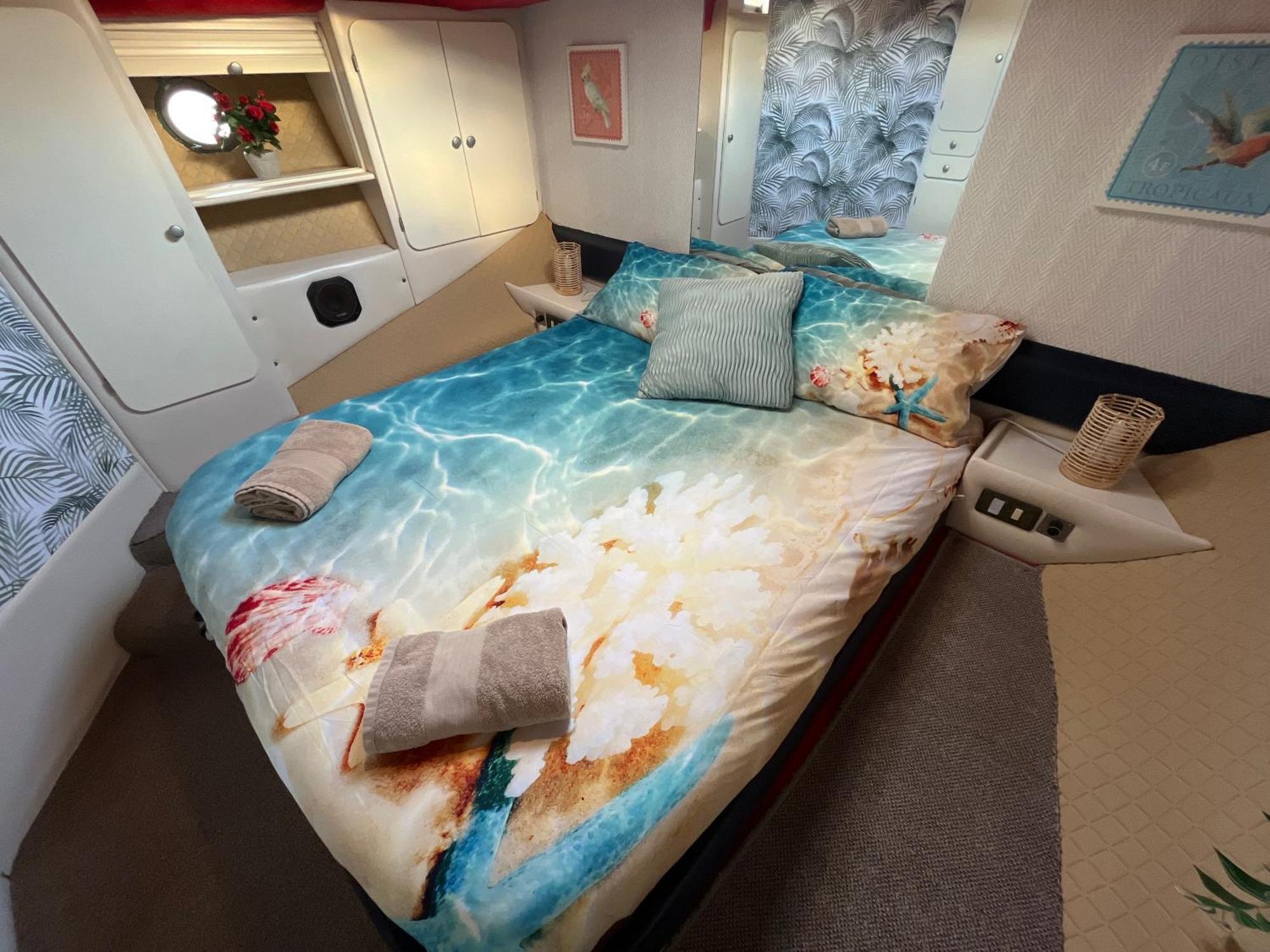 Beautiful And Comfy Boat In With Boat Tour Option * Barcellona