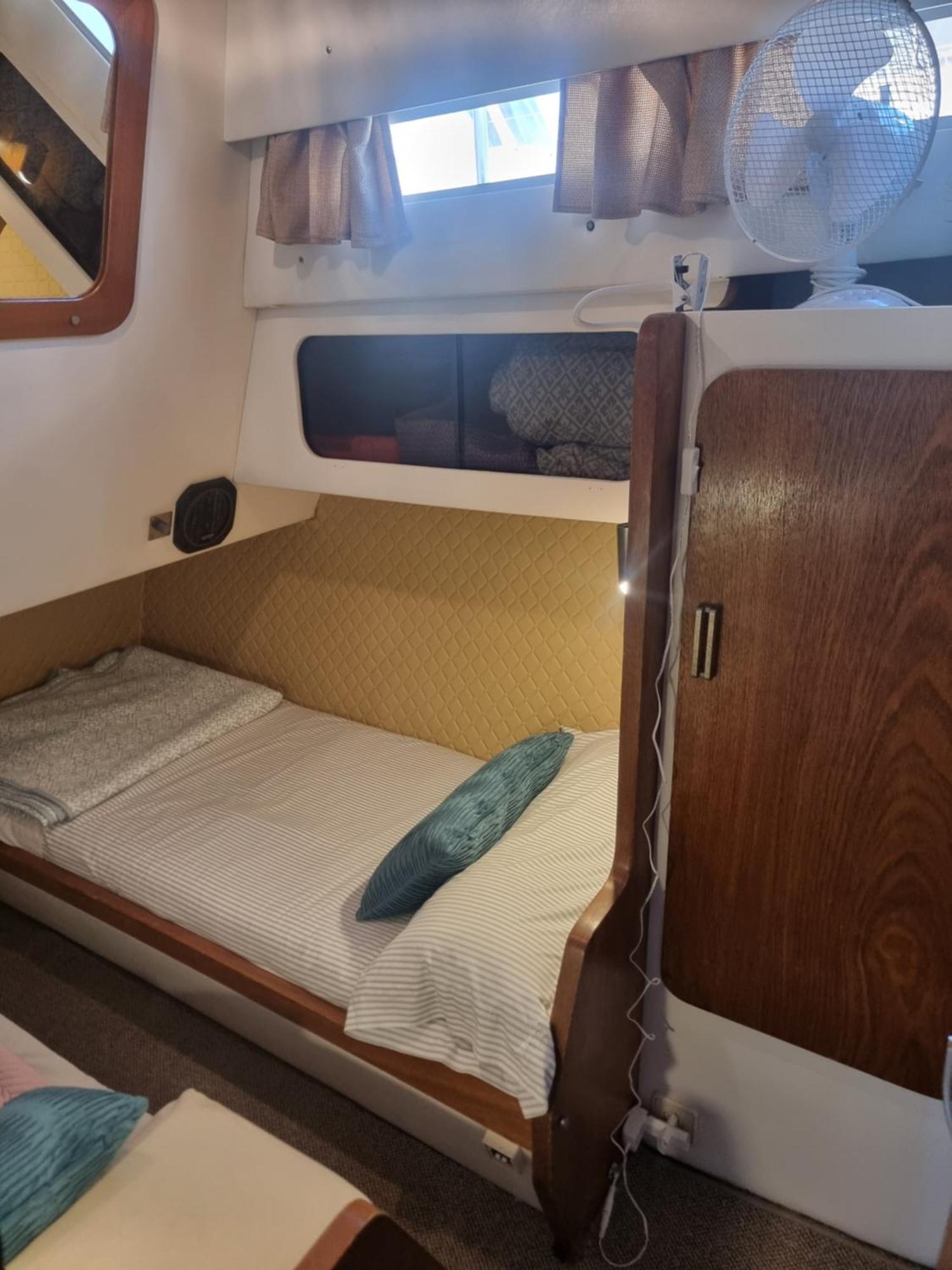 Botel Beautiful And Comfy Boat In With Boat Tour Option
